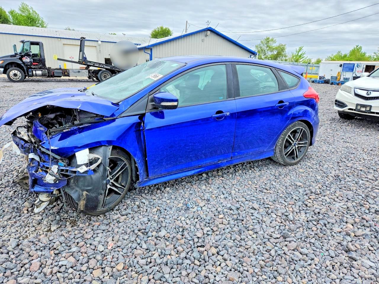 2015 FORD FOCUS
