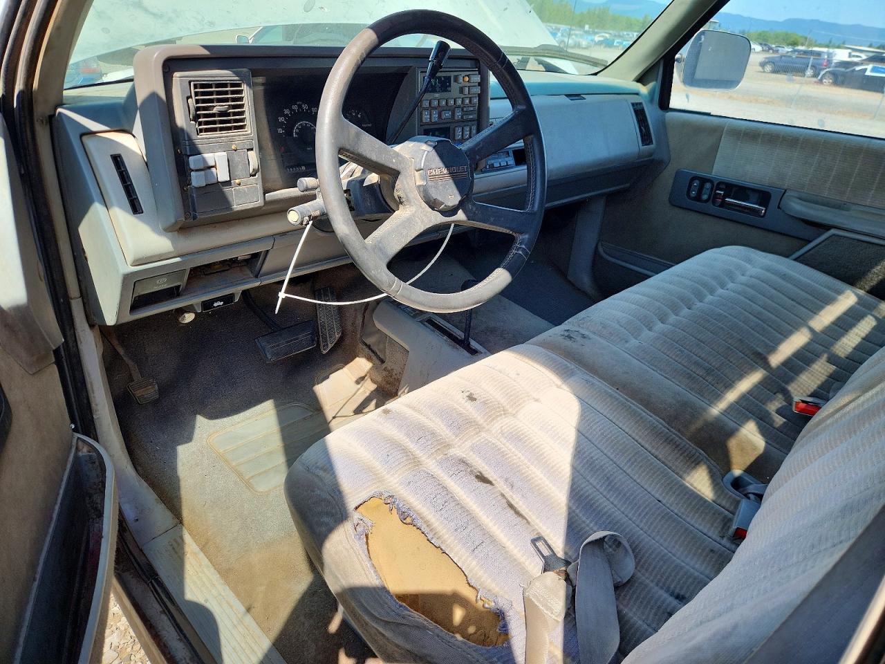 1991 CHEVROLET GMT-400 K2500 photo 8