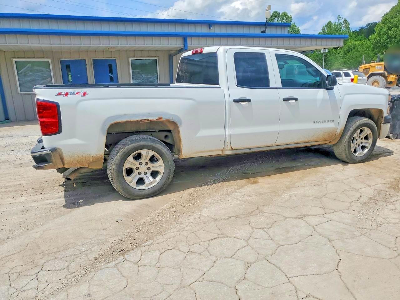 2014 CHEVROLET SILVERADO K1500 photo 3