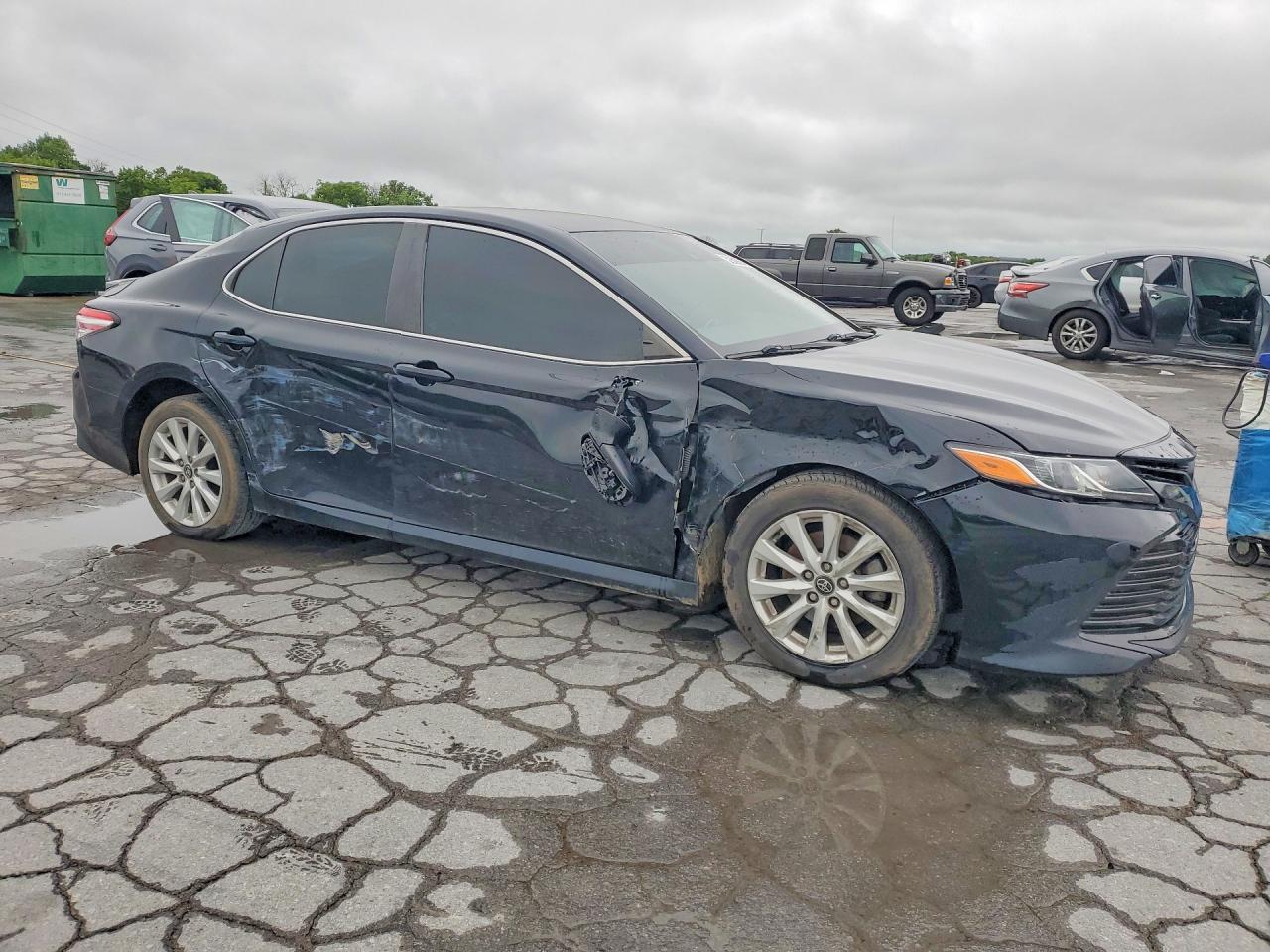 2020 TOYOTA CAMRY LE photo 7