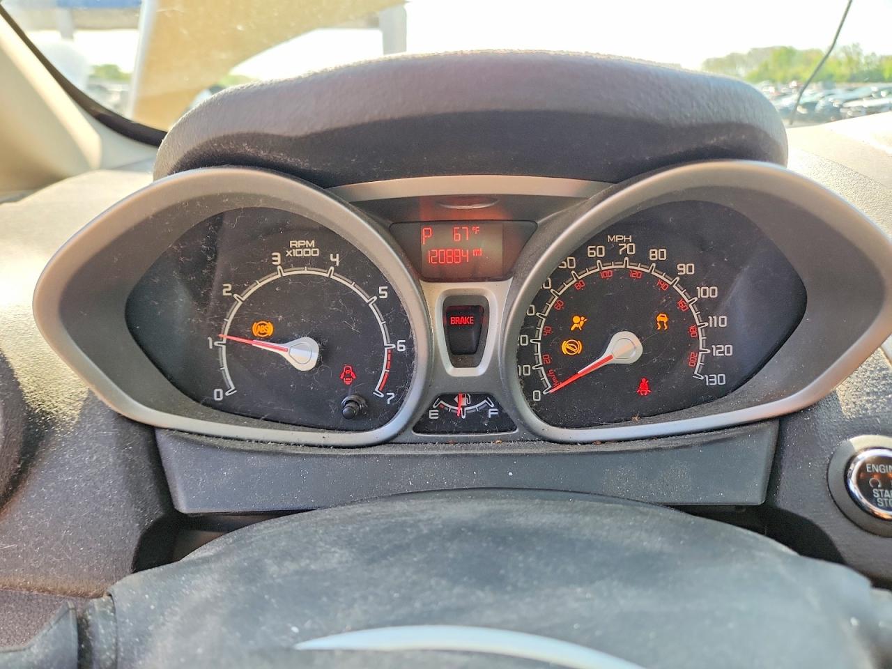 2011 FORD FIESTA SEL photo 17