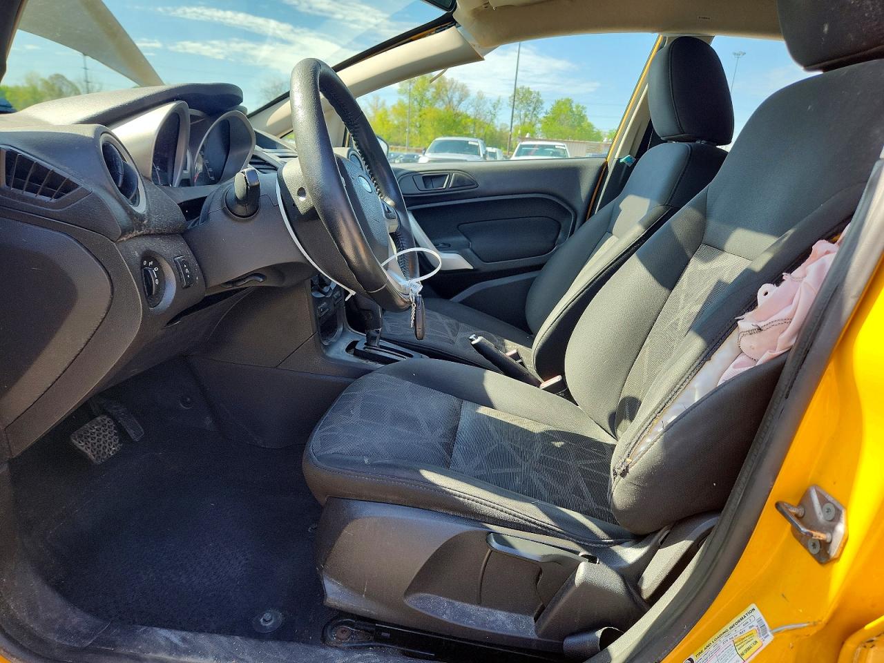 2011 FORD FIESTA SEL photo 13