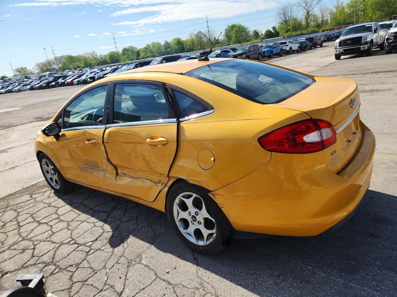 2011 FORD FIESTA SEL photo 3