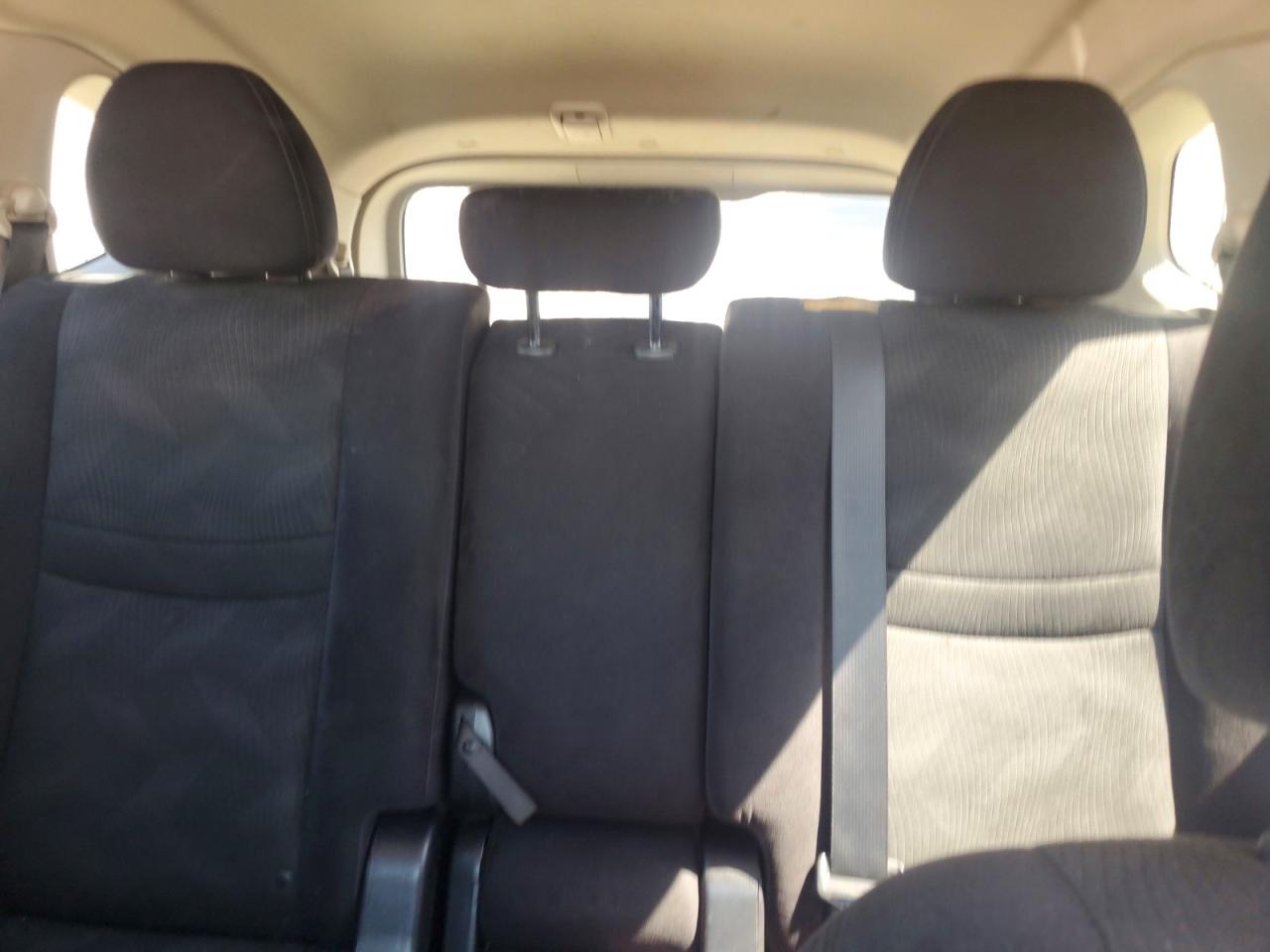 2014 NISSAN ROGUE SV photo 28