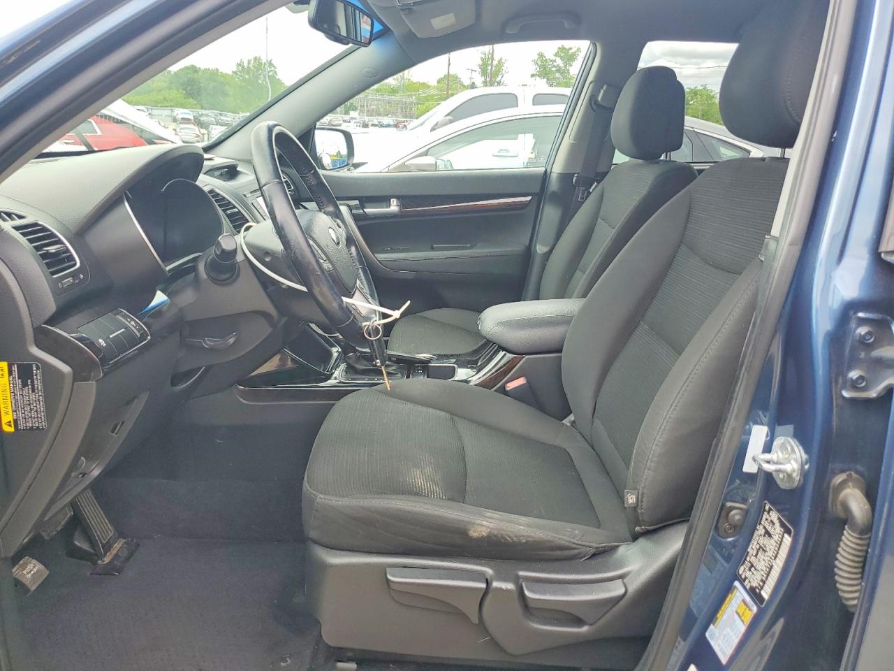 2014 KIA SORENTO LX photo 13