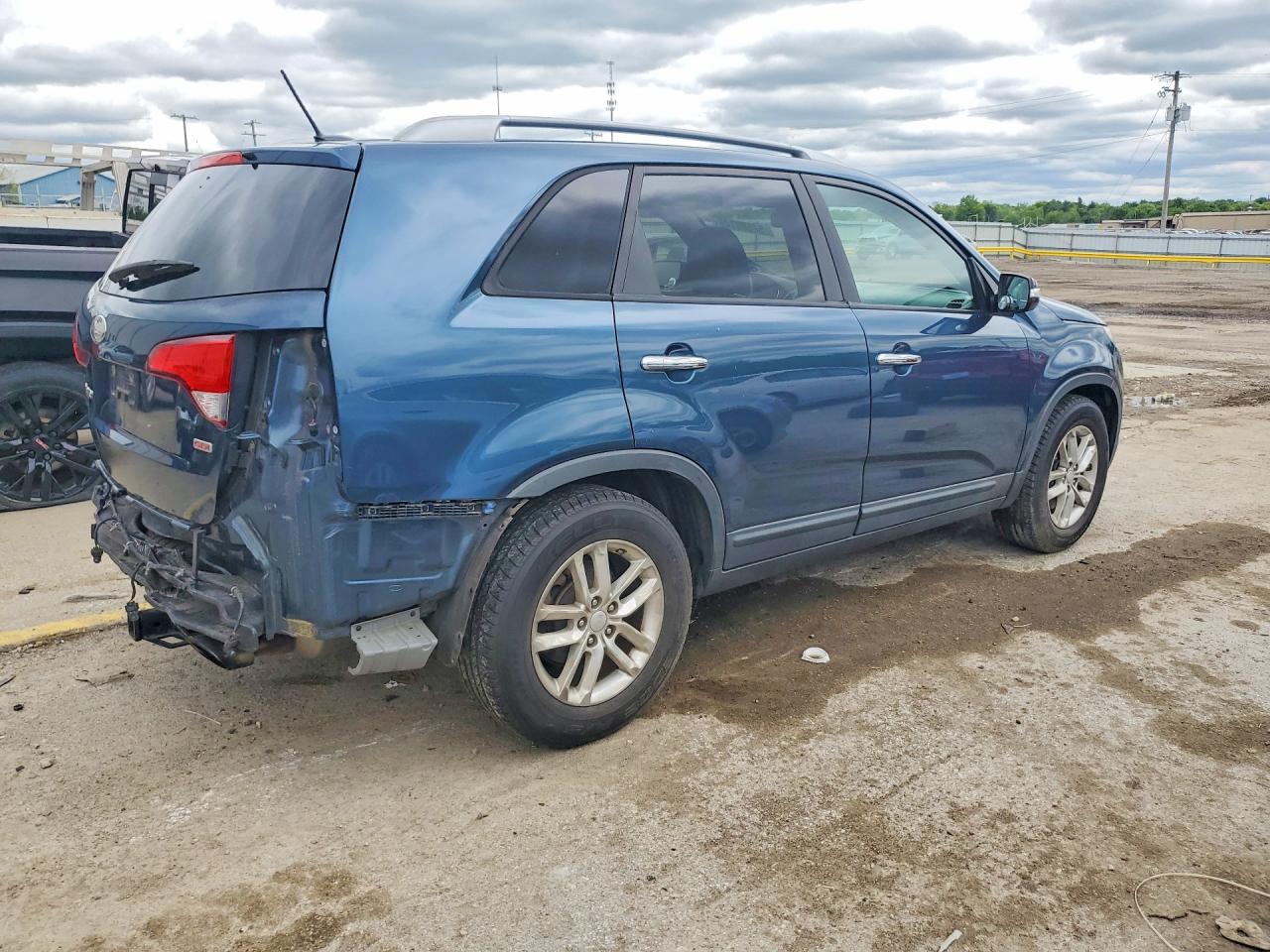 2014 KIA SORENTO LX photo 5