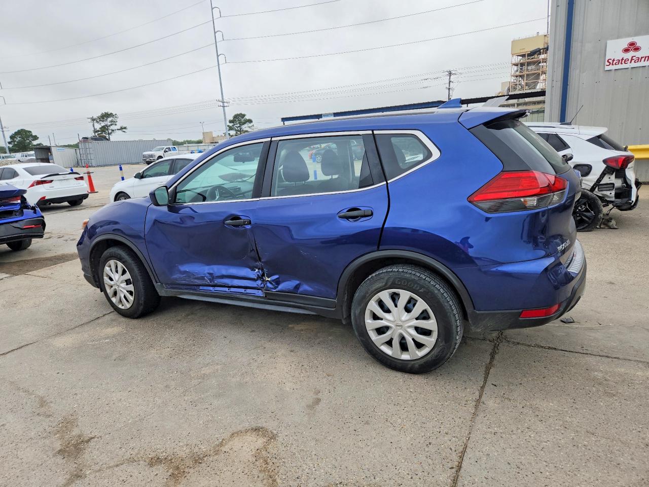 2017 NISSAN ROGUE S photo 3