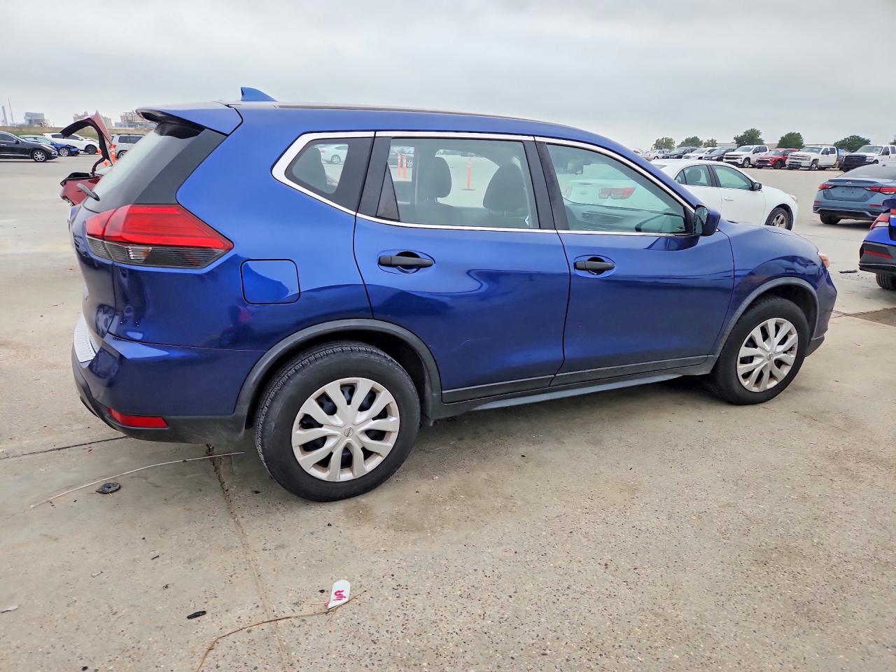 2017 NISSAN ROGUE S photo 5