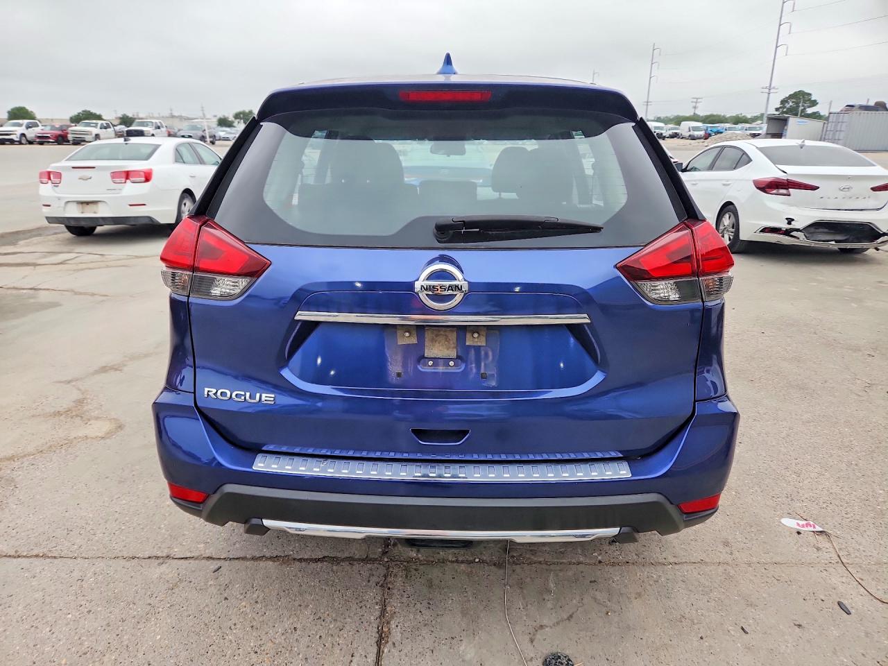 2017 NISSAN ROGUE S photo 11