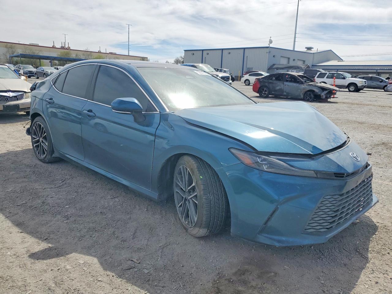 2025 TOYOTA CAMRY XLE photo 7