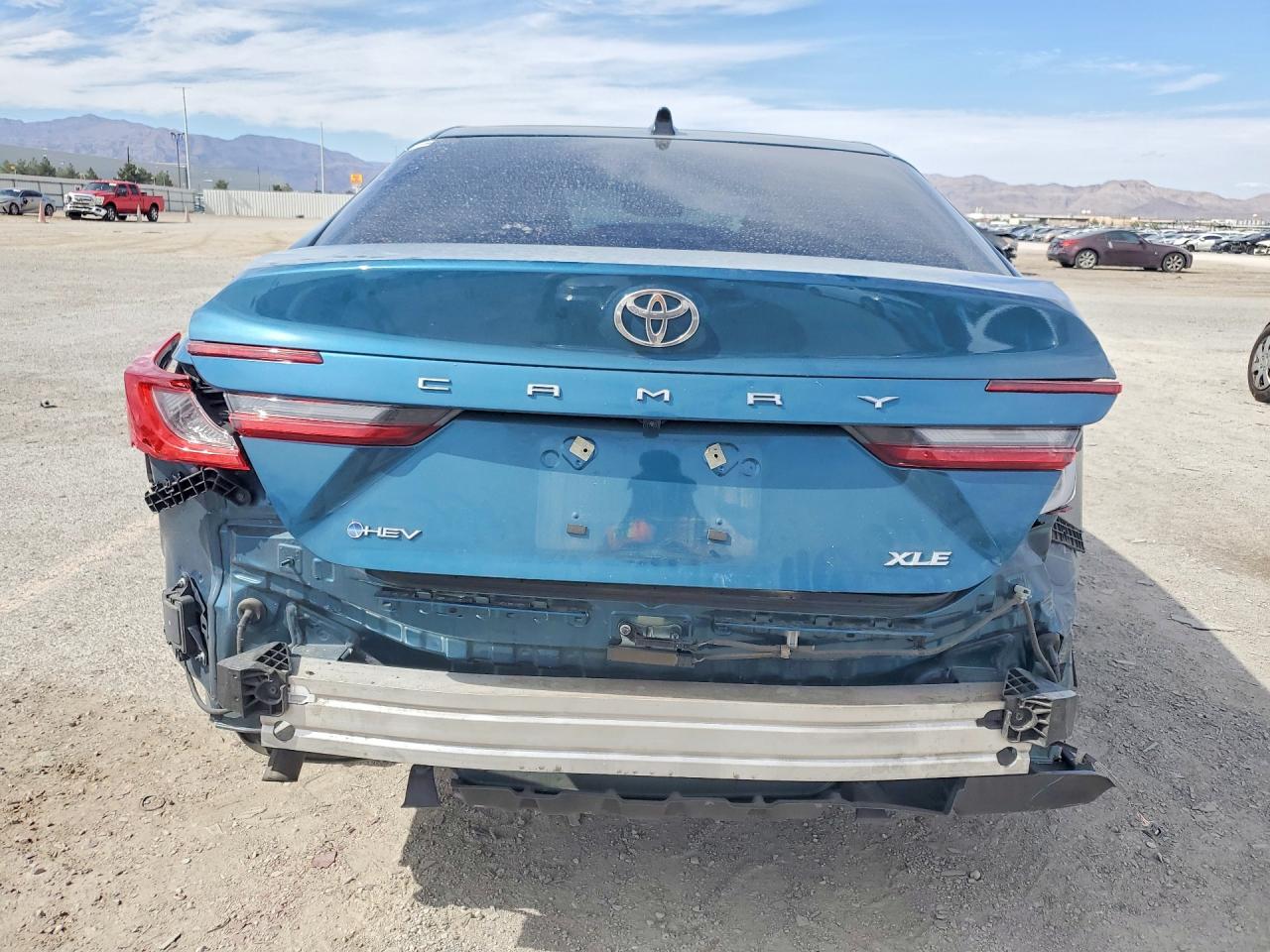 2025 TOYOTA CAMRY XLE photo 11
