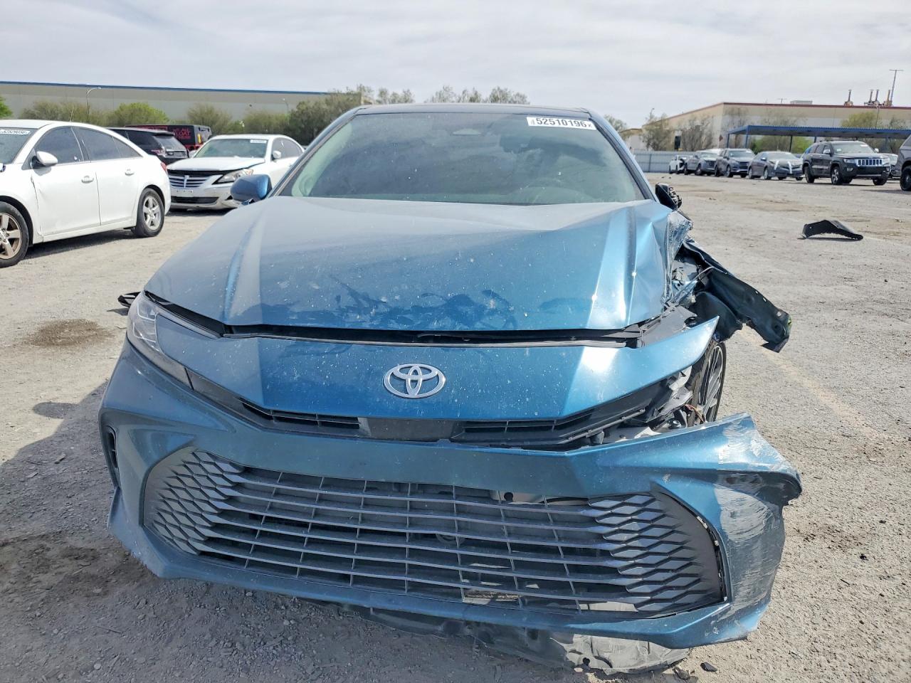 2025 TOYOTA CAMRY XLE photo 9