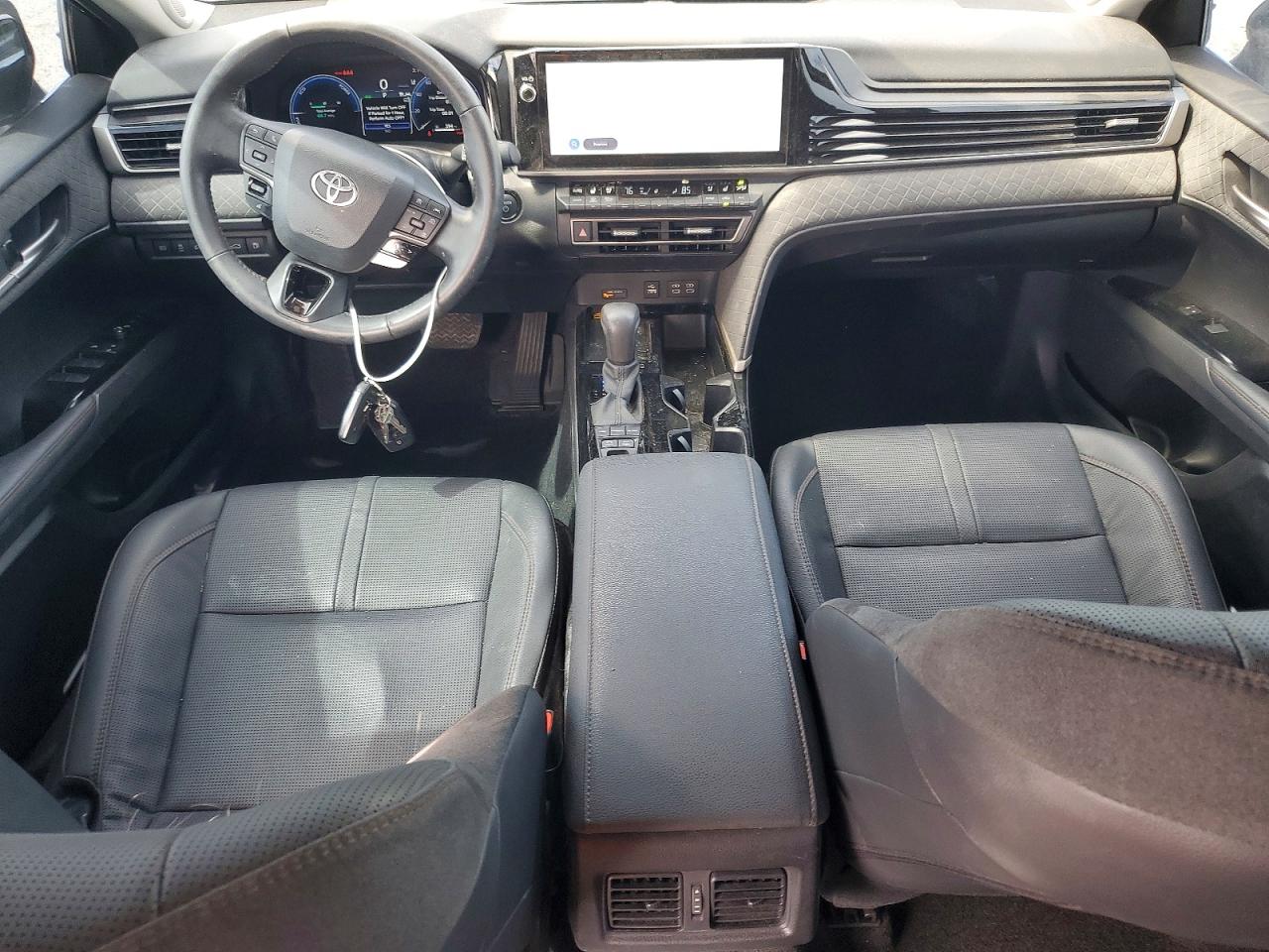 2025 TOYOTA CAMRY XLE photo 15