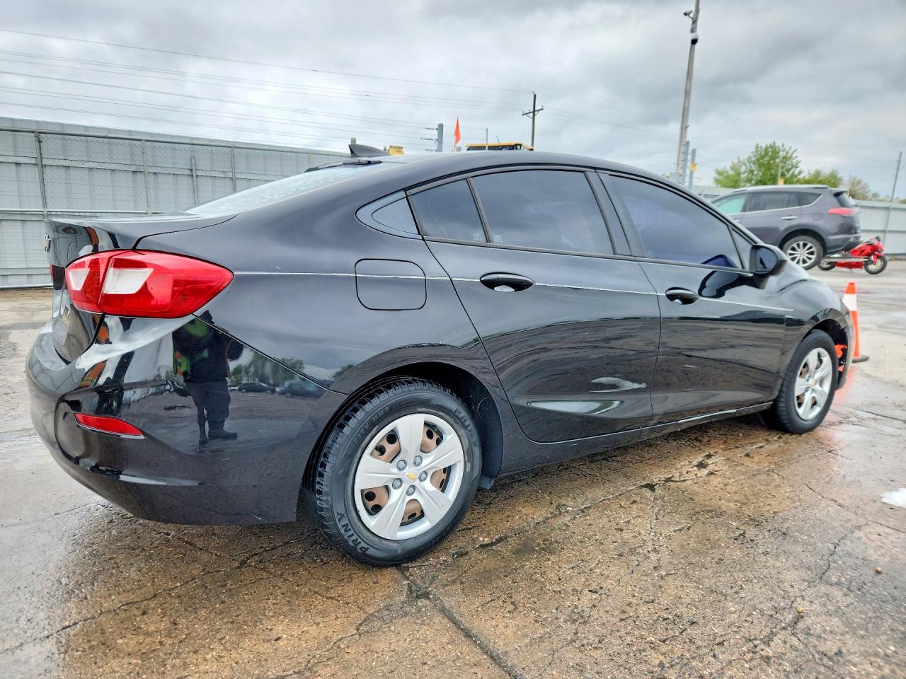 2017 CHEVROLET CRUZE LS photo 5