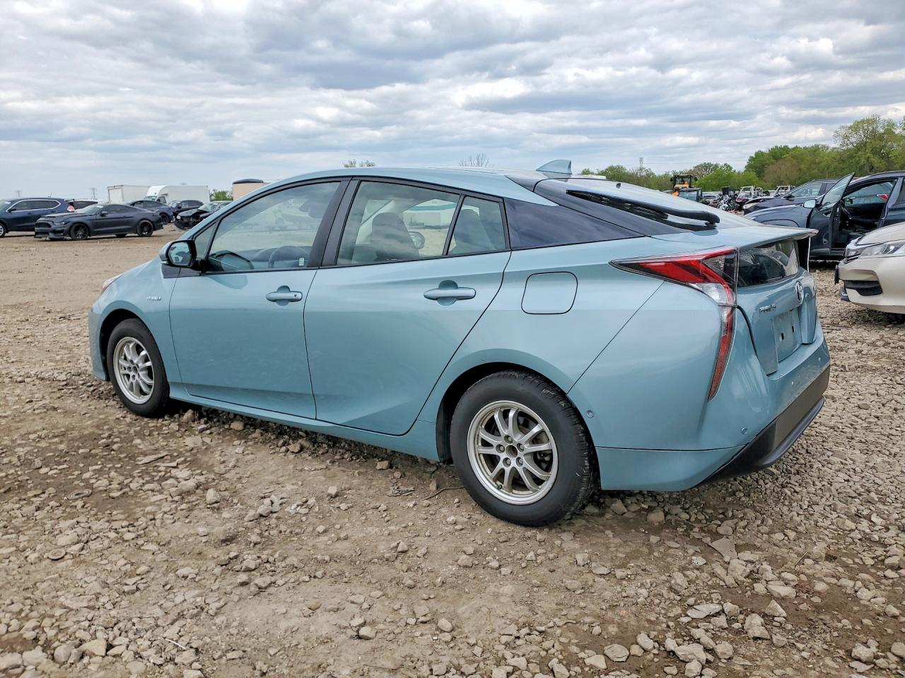 2016 TOYOTA PRIUS FOUR photo 3
