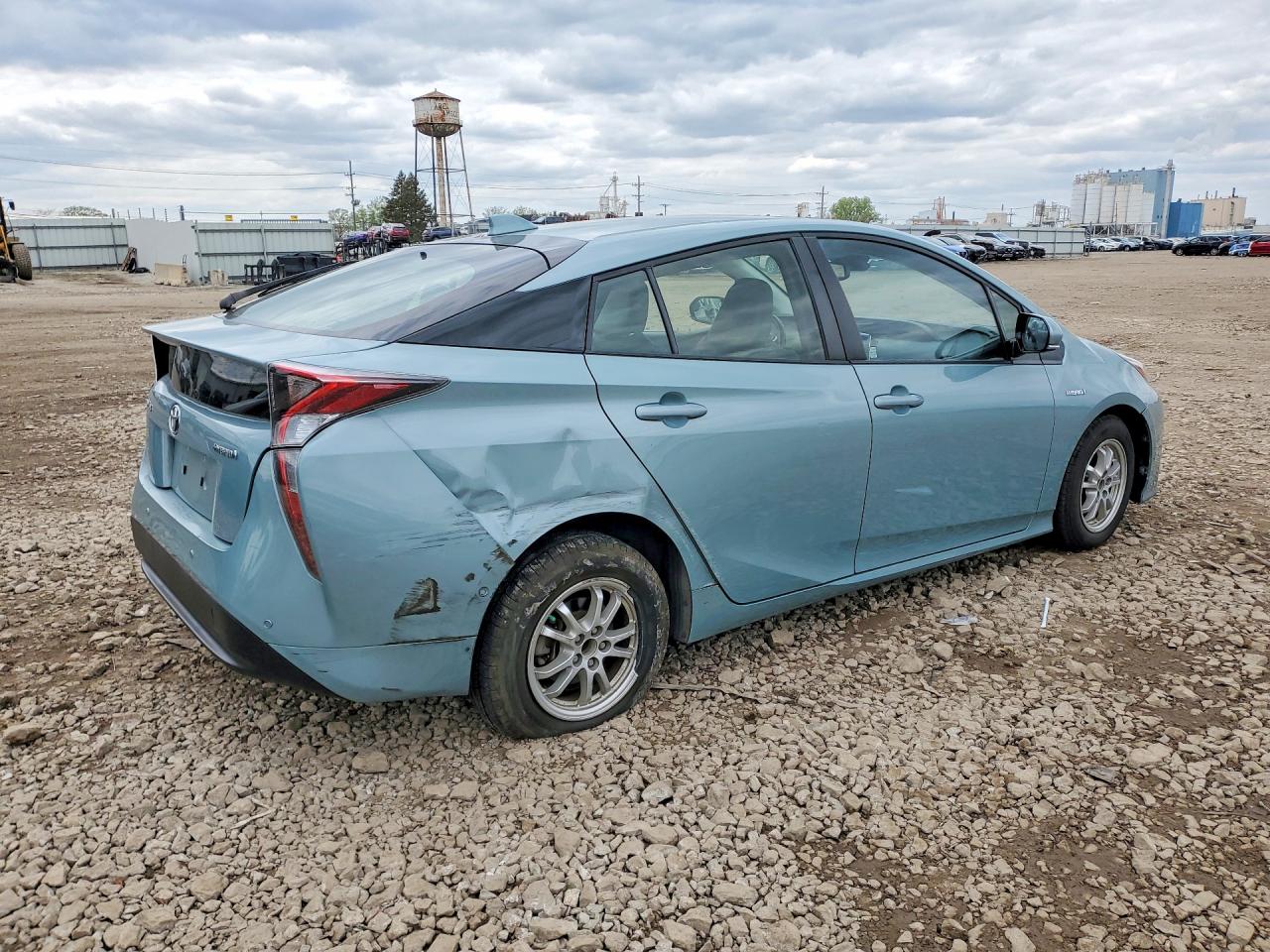 2016 TOYOTA PRIUS FOUR photo 5