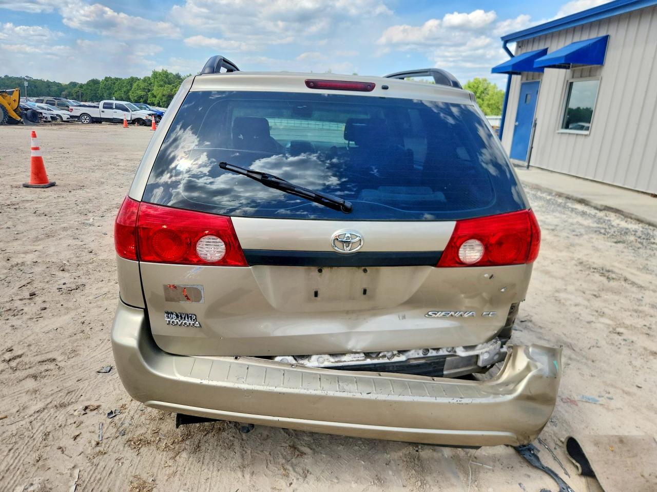 2007 TOYOTA SIENNA CE 7-PASSENGER photo 11