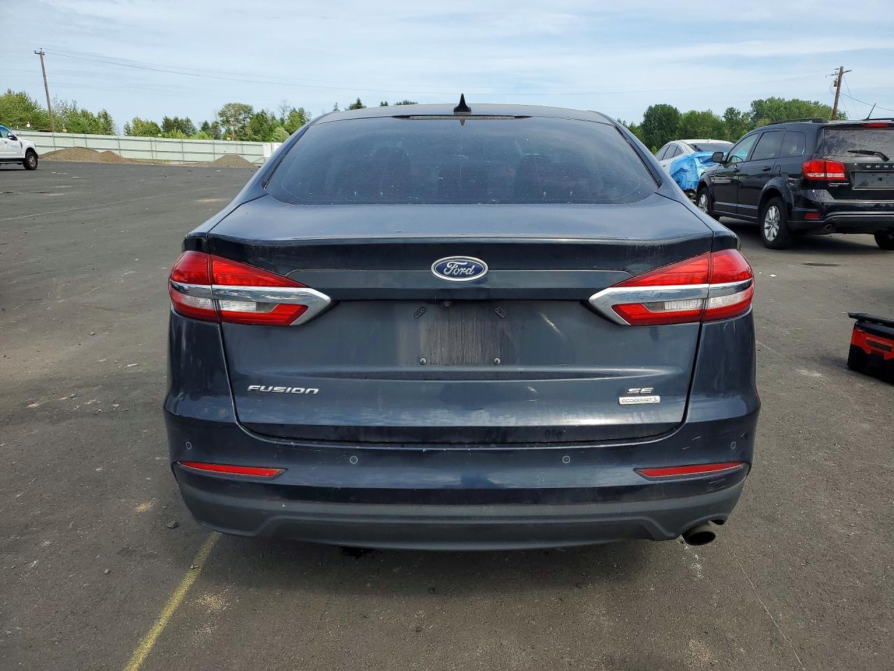 2020 FORD FUSION SE photo 16