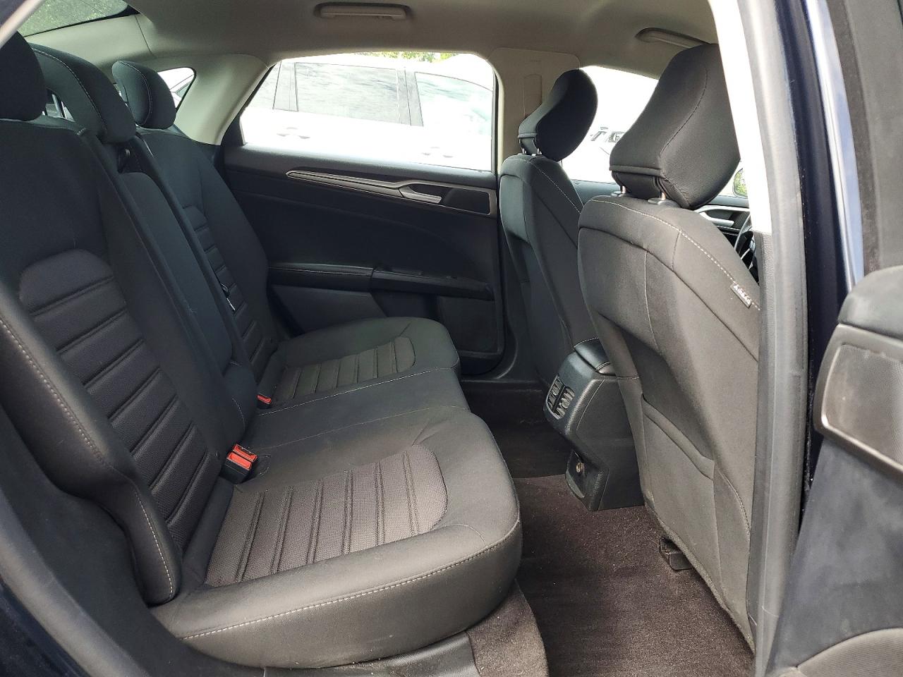 2020 FORD FUSION SE photo 28