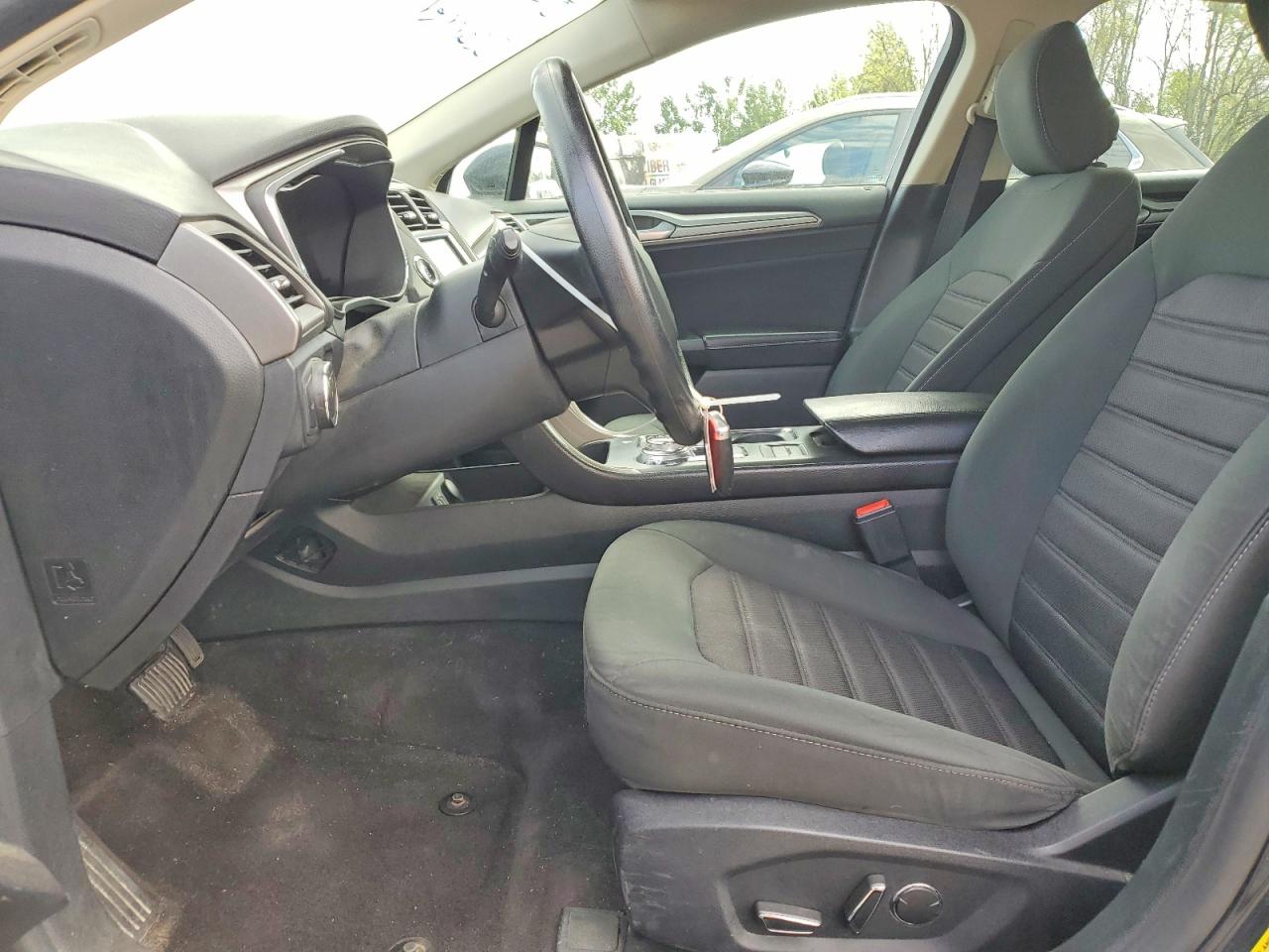 2020 FORD FUSION SE photo 19