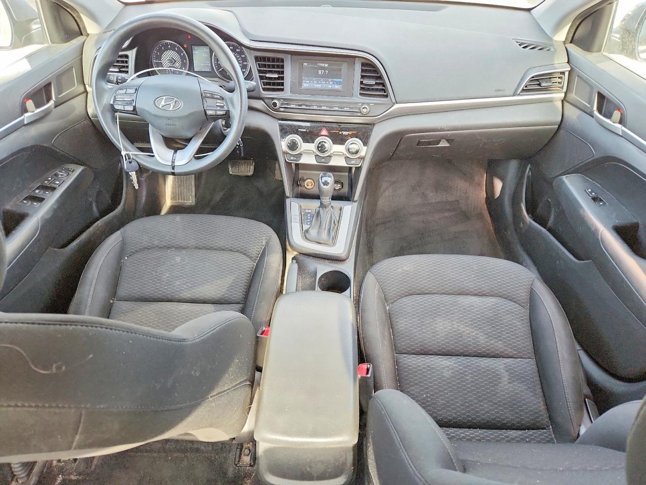 2019 HYUNDAI ELANTRA SE photo 22