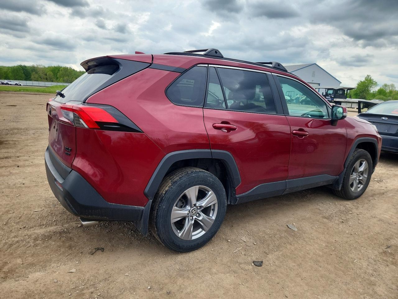 2024 TOYOTA RAV4 XLE photo 7