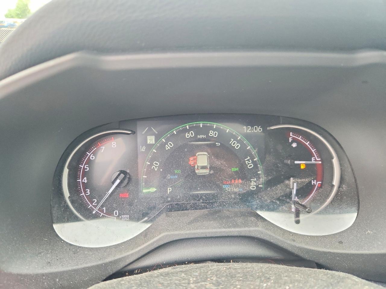 2024 TOYOTA RAV4 XLE photo 25