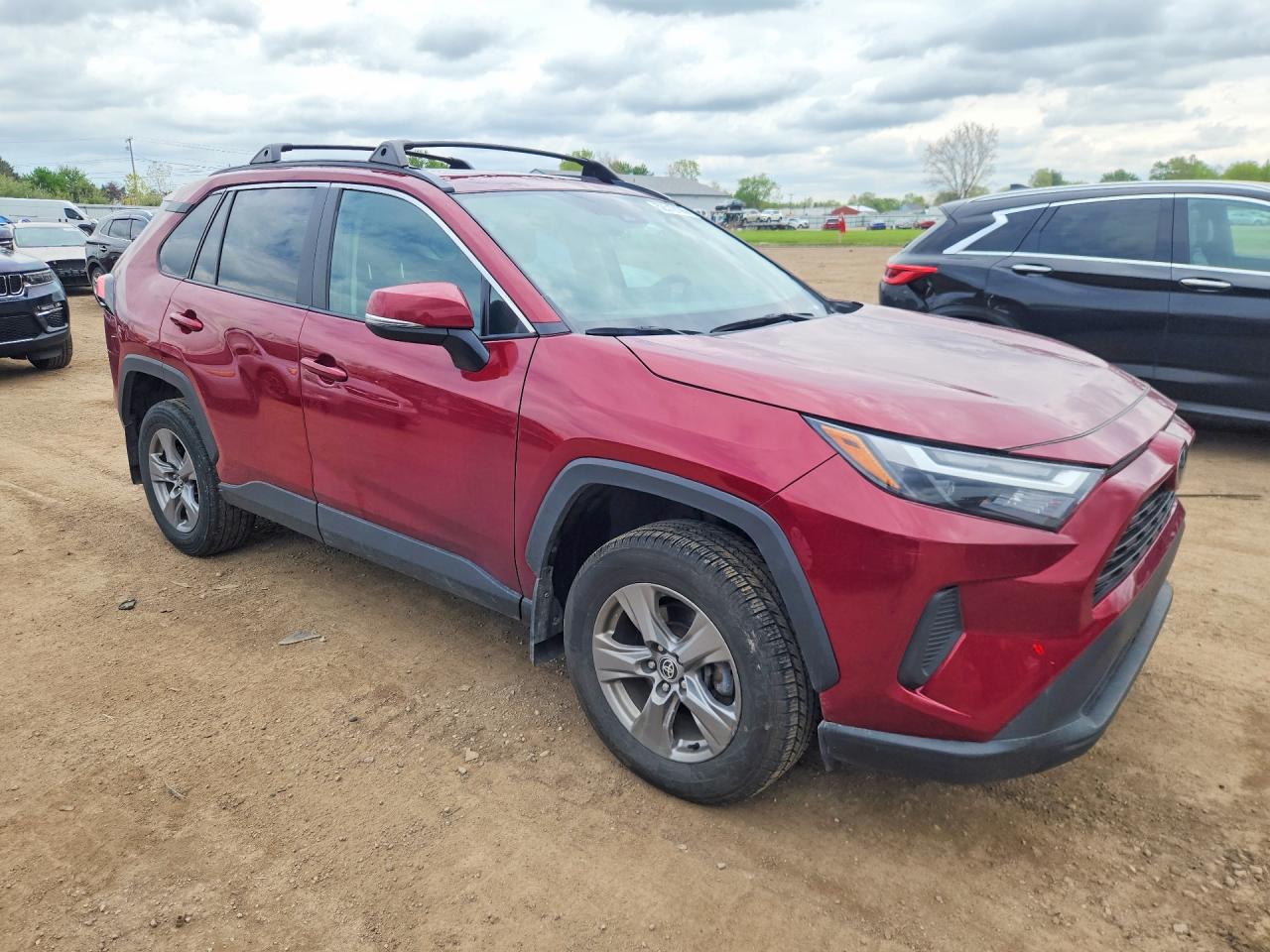 2024 TOYOTA RAV4 XLE photo 10