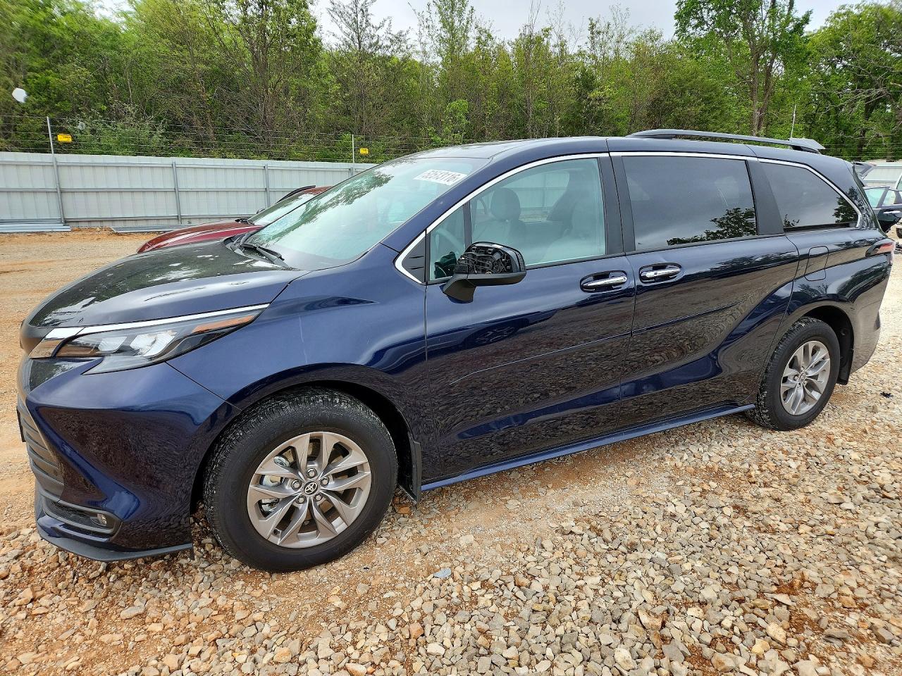 2025 TOYOTA SIENNA