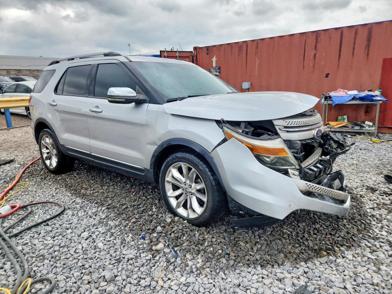 2011 FORD EXPLORER XLT photo 4