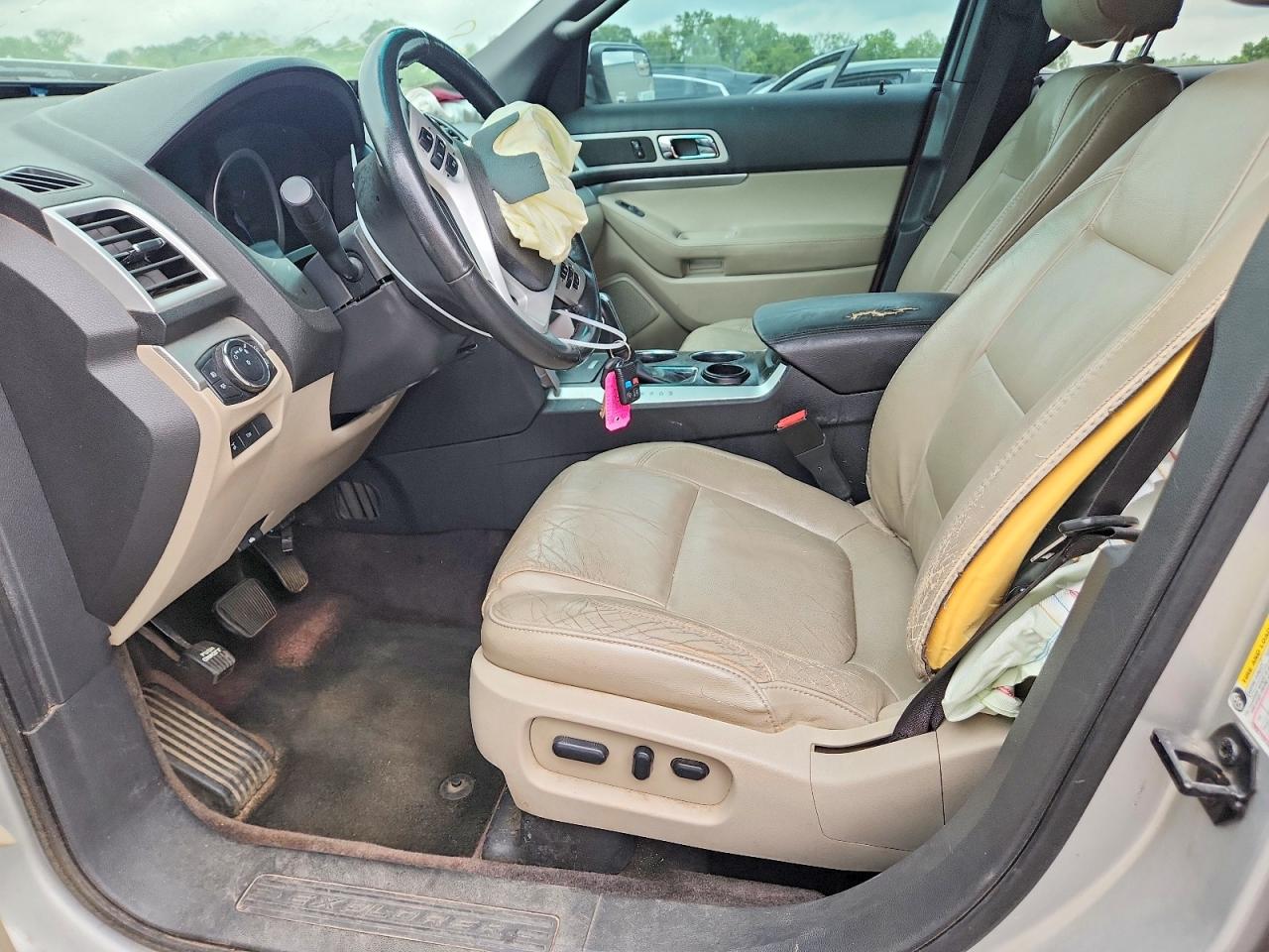2011 FORD EXPLORER XLT photo 7