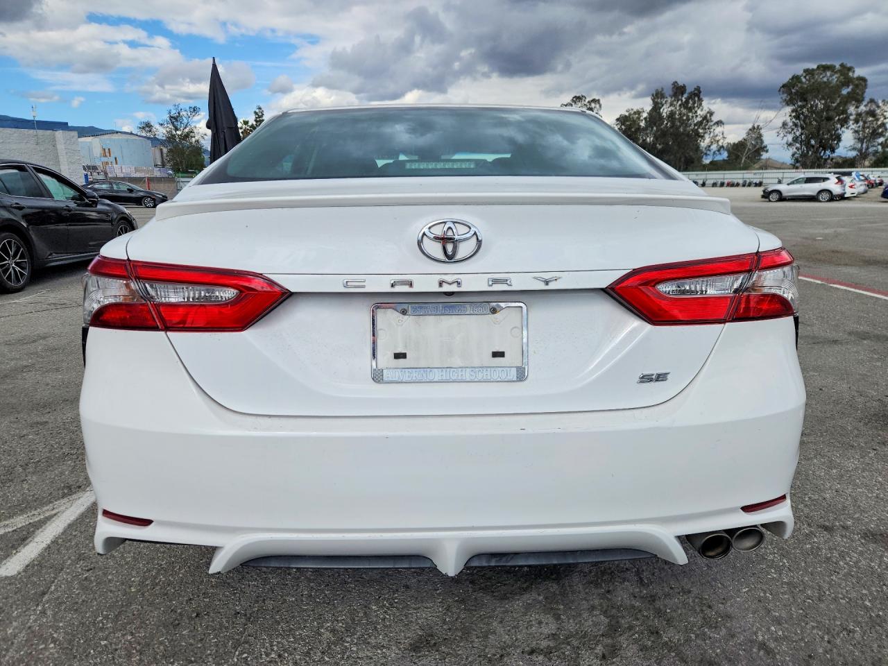 2018 TOYOTA CAMRY SE photo 11