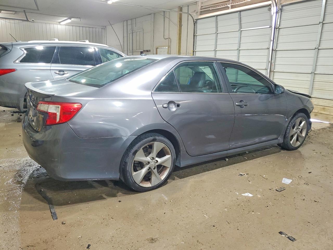 2014 TOYOTA CAMRY SE V6 photo 7