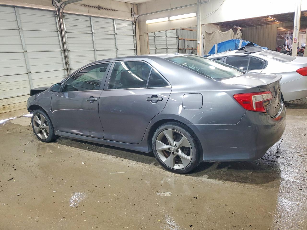 2014 TOYOTA CAMRY SE V6 photo 4