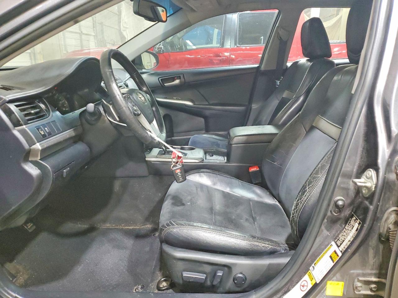 2014 TOYOTA CAMRY SE V6 photo 19