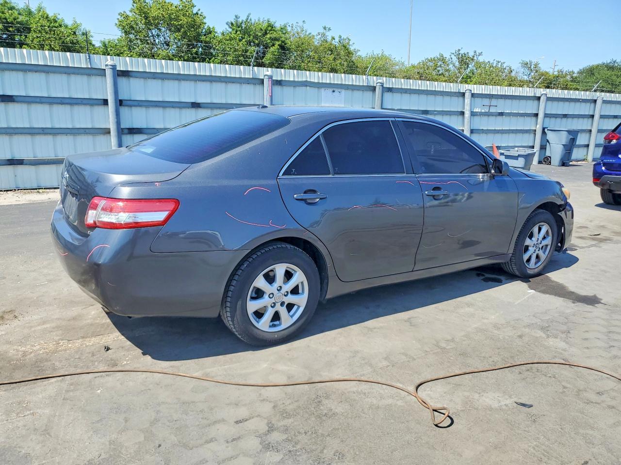 2011 TOYOTA CAMRY LE photo 7