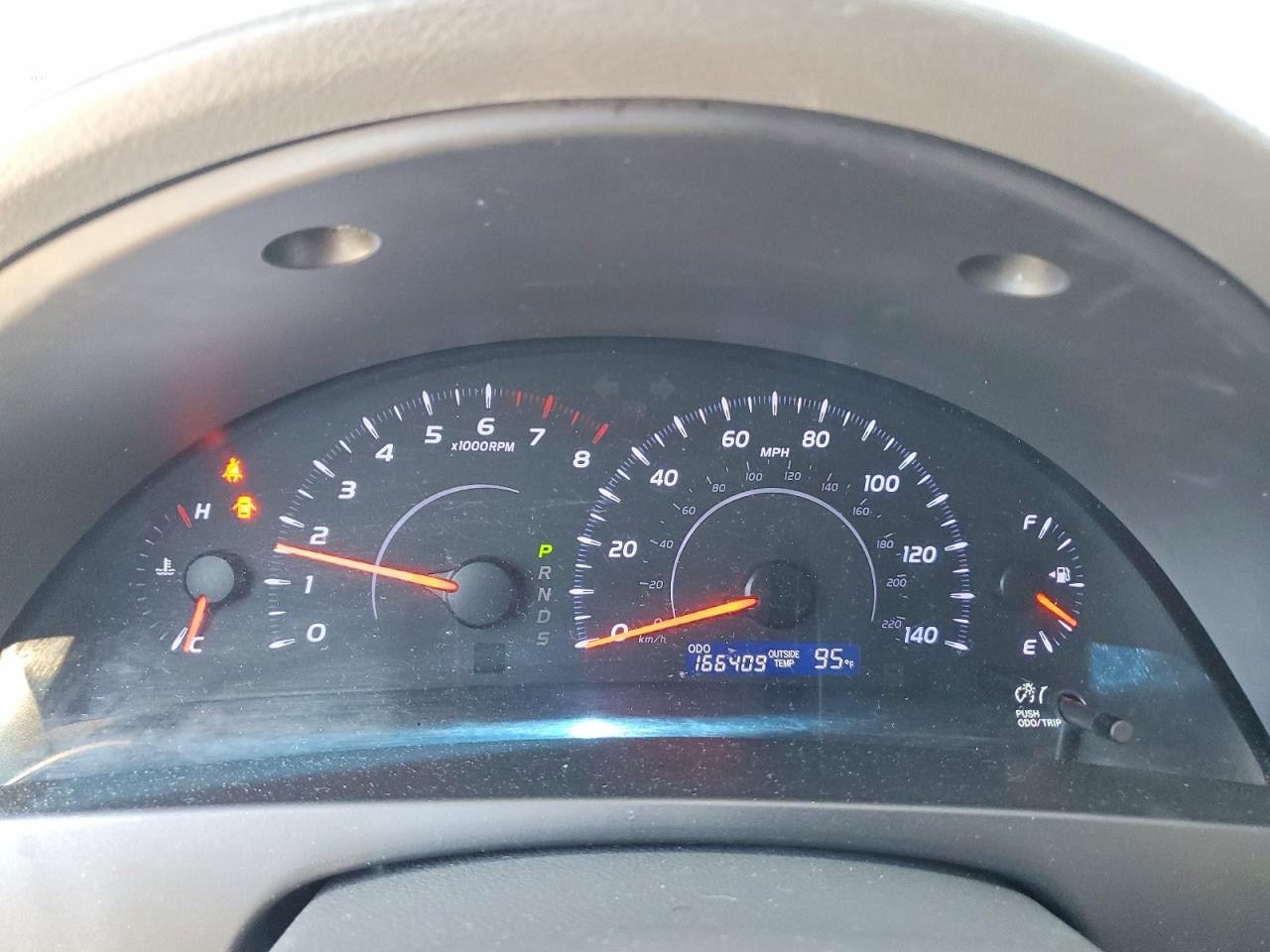 2011 TOYOTA CAMRY LE photo 25
