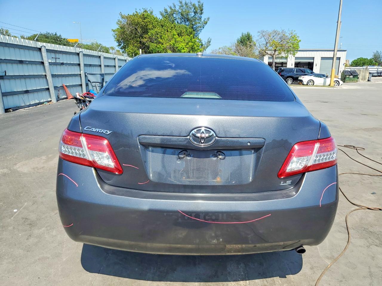 2011 TOYOTA CAMRY LE photo 16
