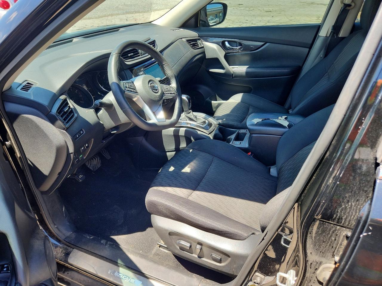 2018 NISSAN ROGUE SV photo 19