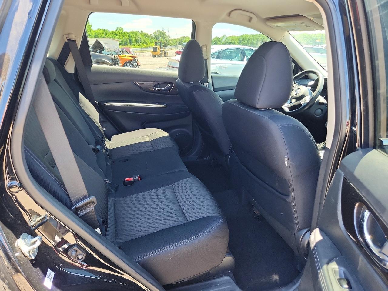2018 NISSAN ROGUE SV photo 31