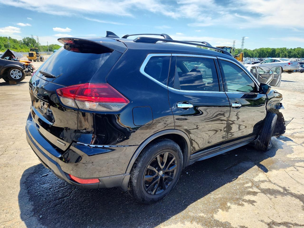 2018 NISSAN ROGUE SV photo 7