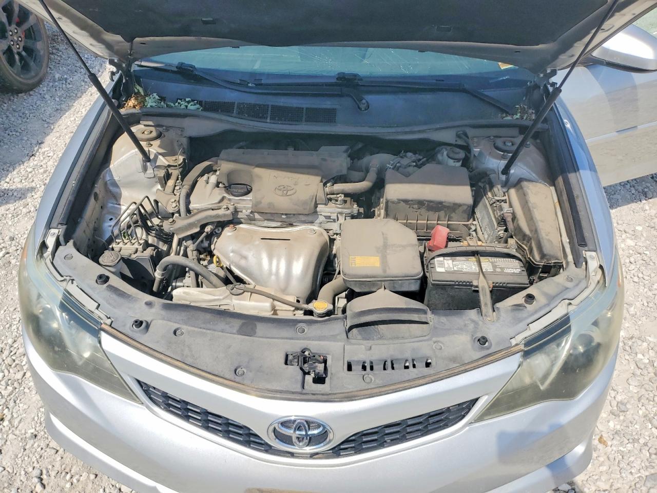 2014 TOYOTA CAMRY SE photo 31