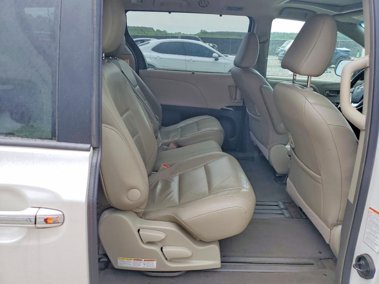 2016 TOYOTA SIENNA XLE 8-PASSENGER photo 21
