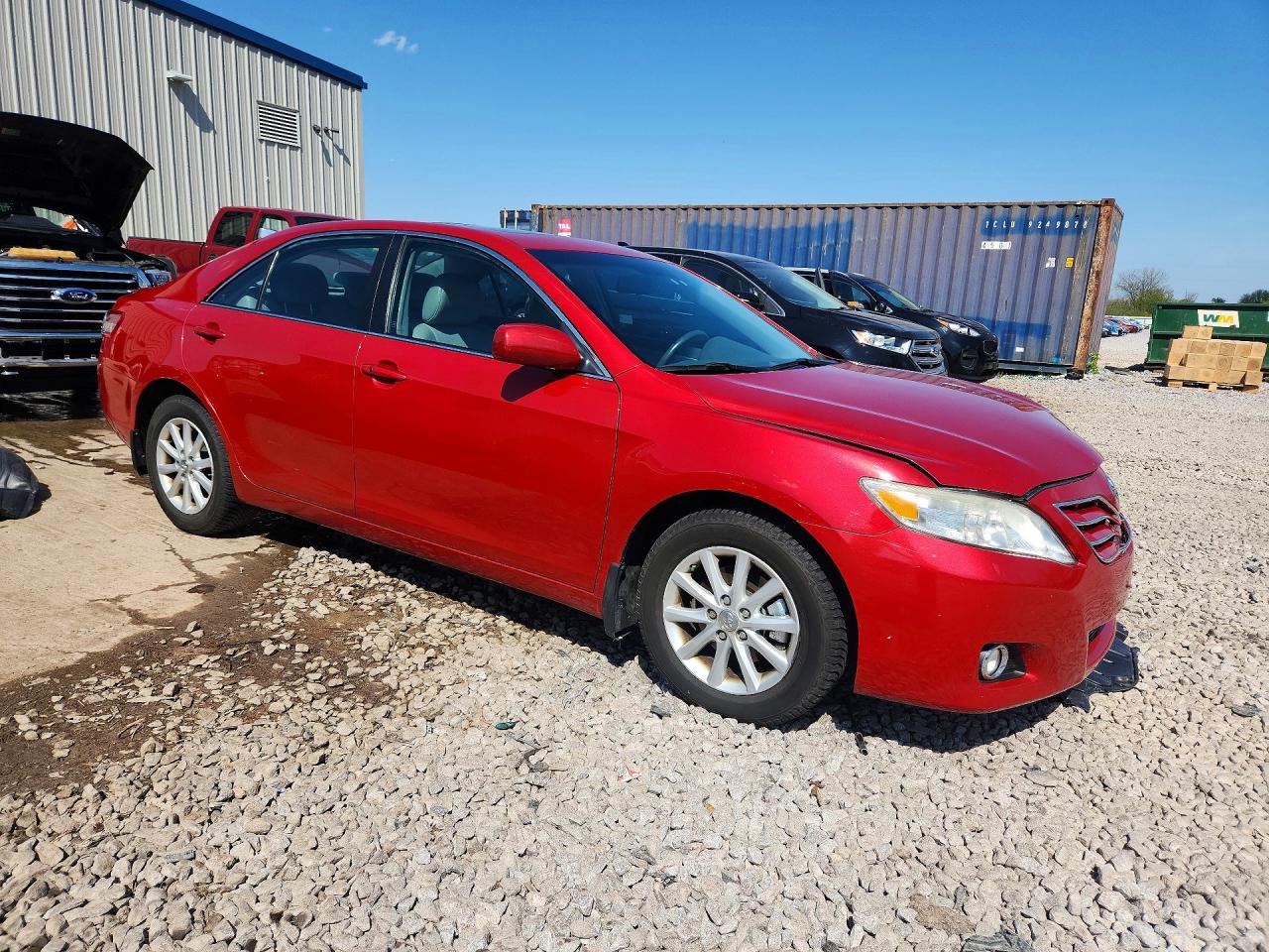 2011 TOYOTA CAMRY XLE photo 10