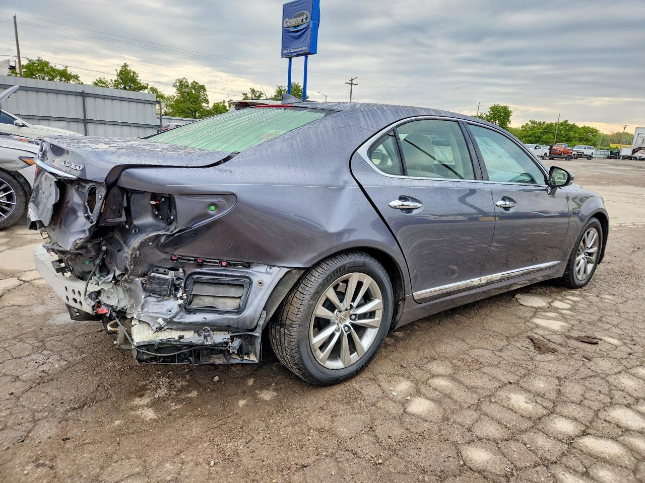 2015 LEXUS LS 460 photo 5