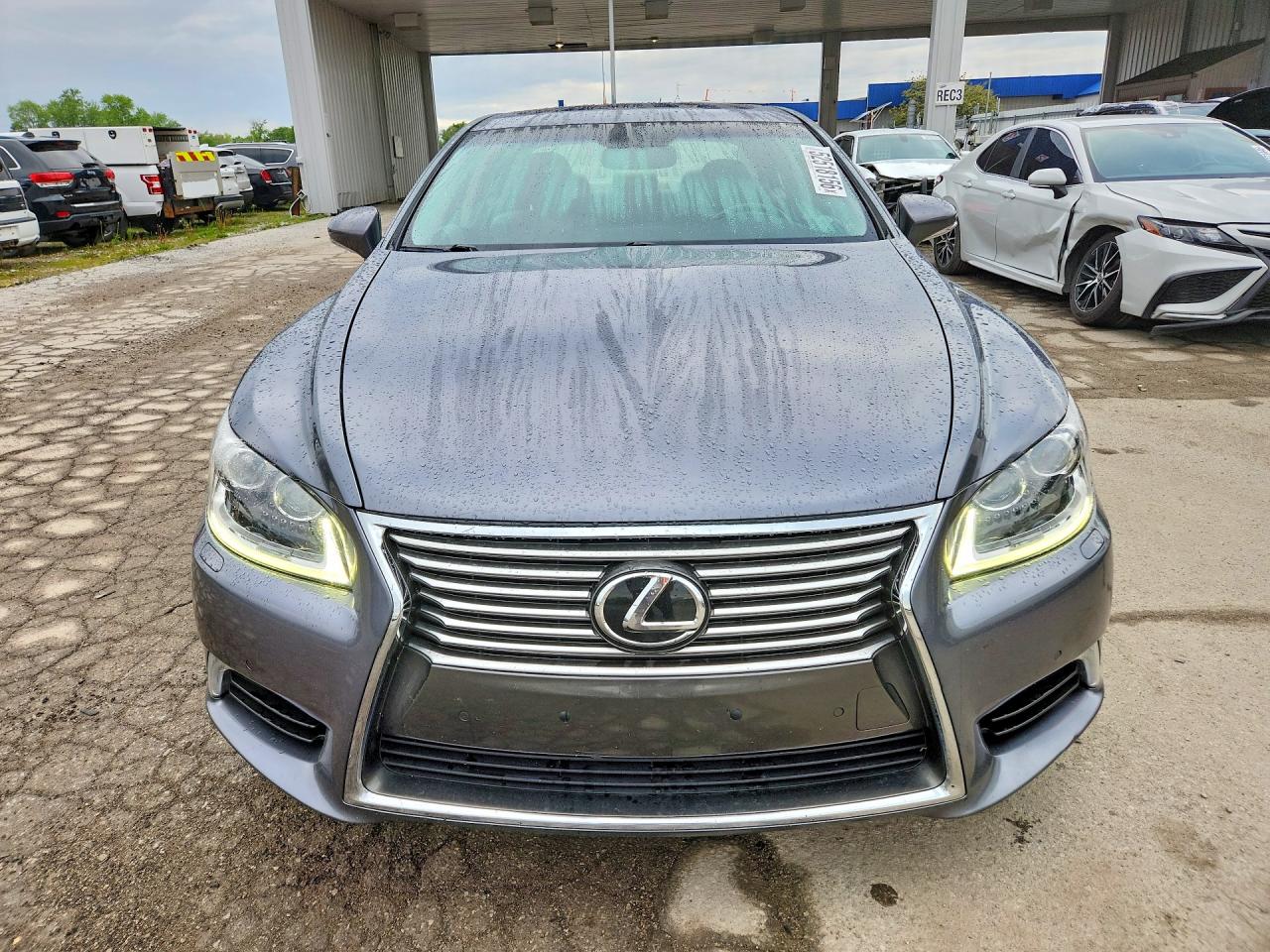 2015 LEXUS LS 460 photo 9