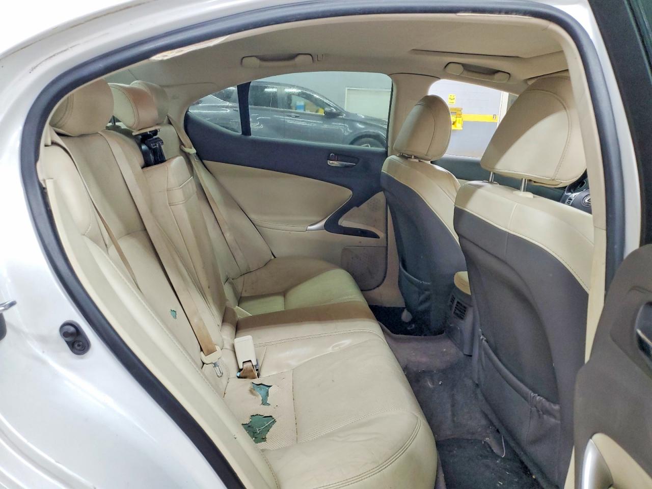 2011 LEXUS IS 250 photo 19