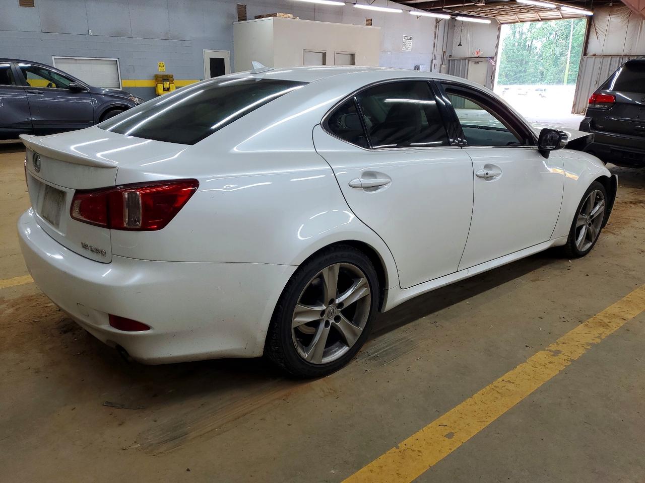 2011 LEXUS IS 250 photo 5