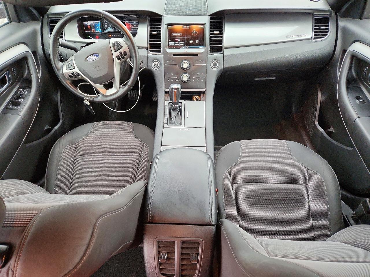 2015 FORD TAURUS SEL photo 8