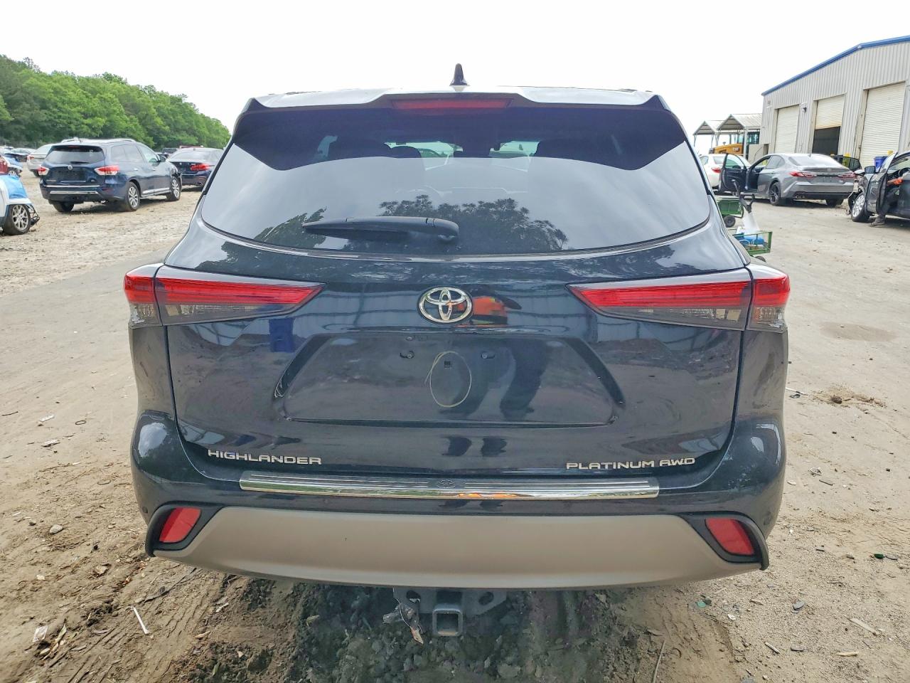 2023 TOYOTA HIGHLANDER PLATINUM photo 16